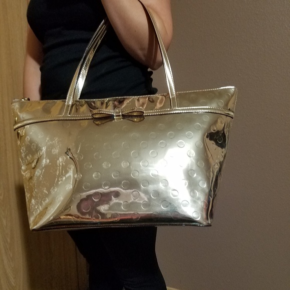 kate spade Handbags - Large Kate Spade Bag! Mint condition!